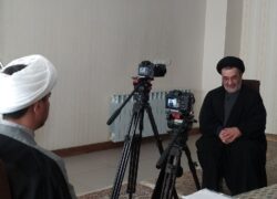 آیت‌الله خادمی تشریفات مرسوم به اسم «دفتر» و «بیت» نداشت